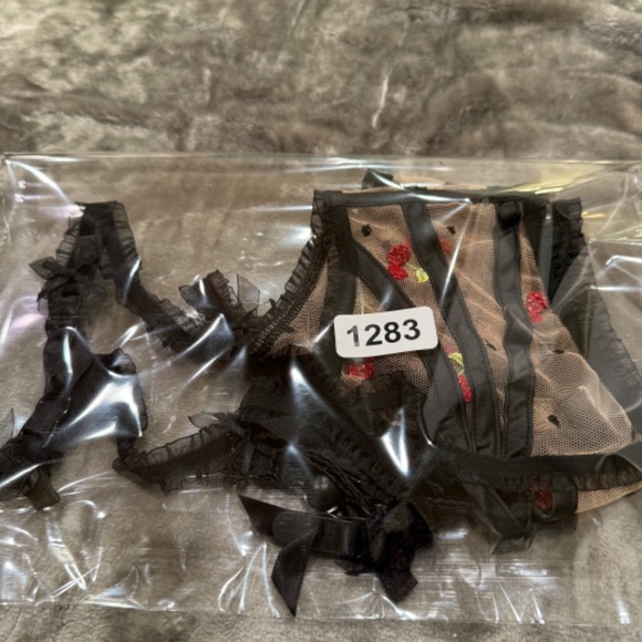 New! for love and lemons cherry embroidered garter belt black 31283 - Picture 10 of 10